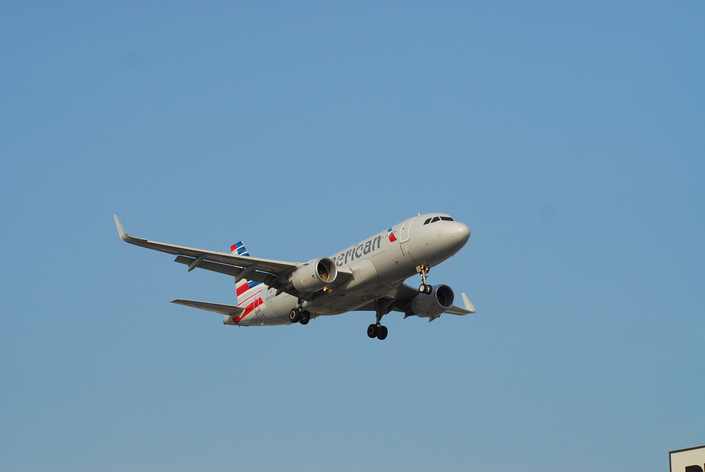 Photo of American Airlines N8001N, Airbus A319