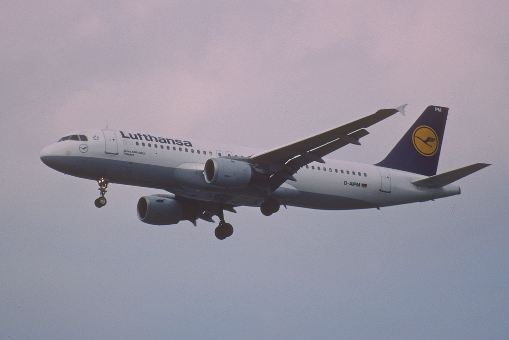 Photo of Lufthansa D-AIPM, Airbus A320