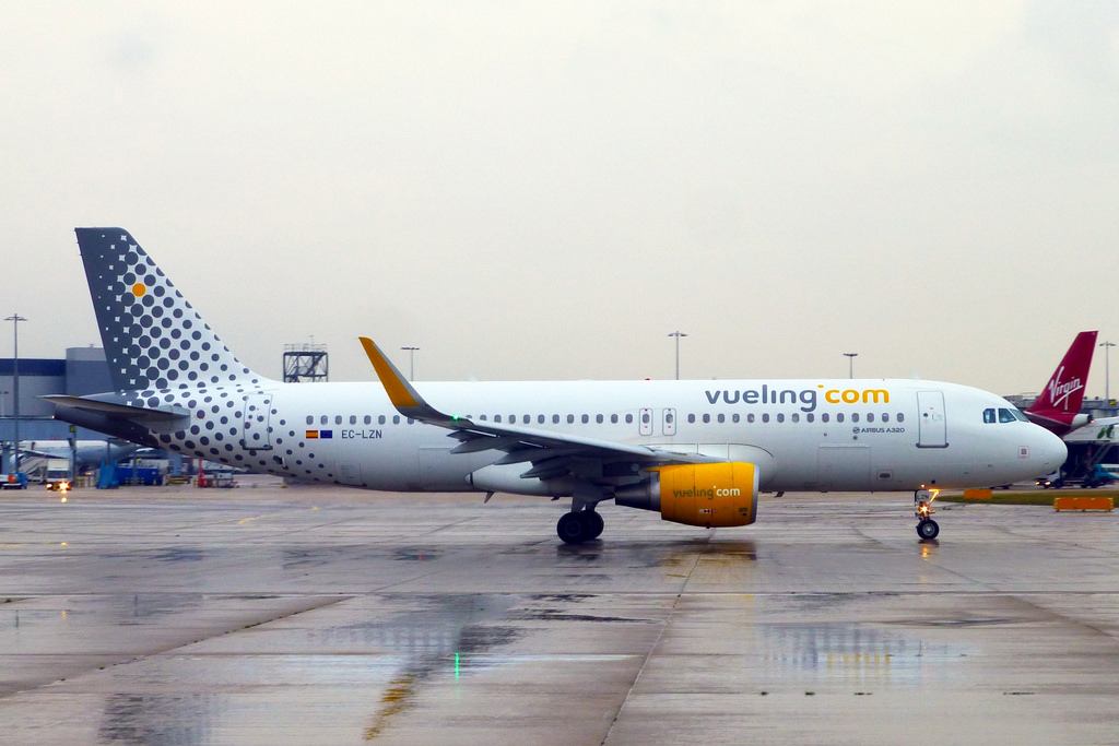Photo of Vueling EC-LZN, Airbus A320