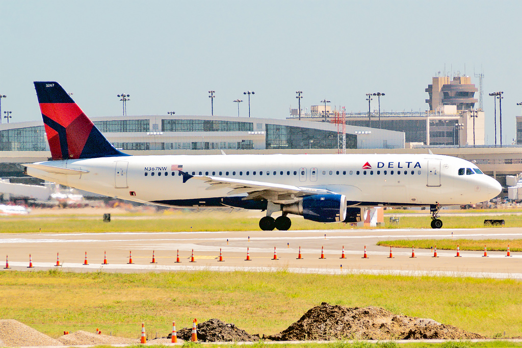 Photo of Delta Airlines N367NW, Airbus A320