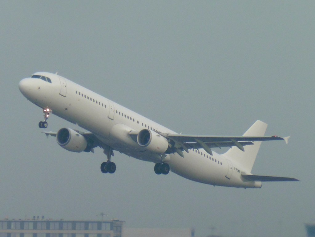 Photo of Titan Airways G-POWN, Airbus A321