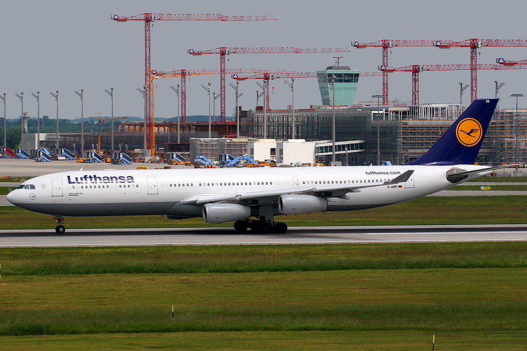 Photo of Lufthansa D-AIFF, Airbus A340-300