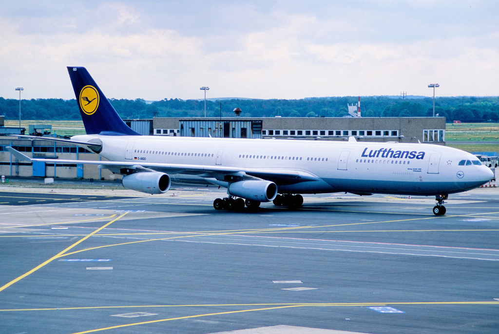 Photo of Lufthansa D-AIGO, Airbus A340-300