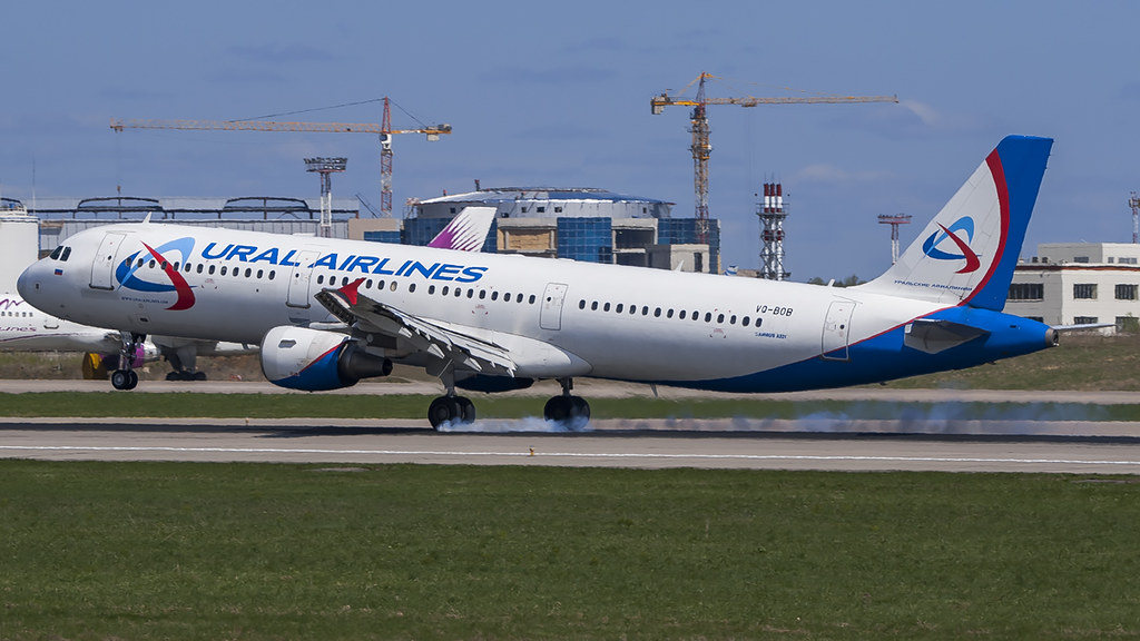 Photo of Ural Airlines VQ-BOB, Airbus A321