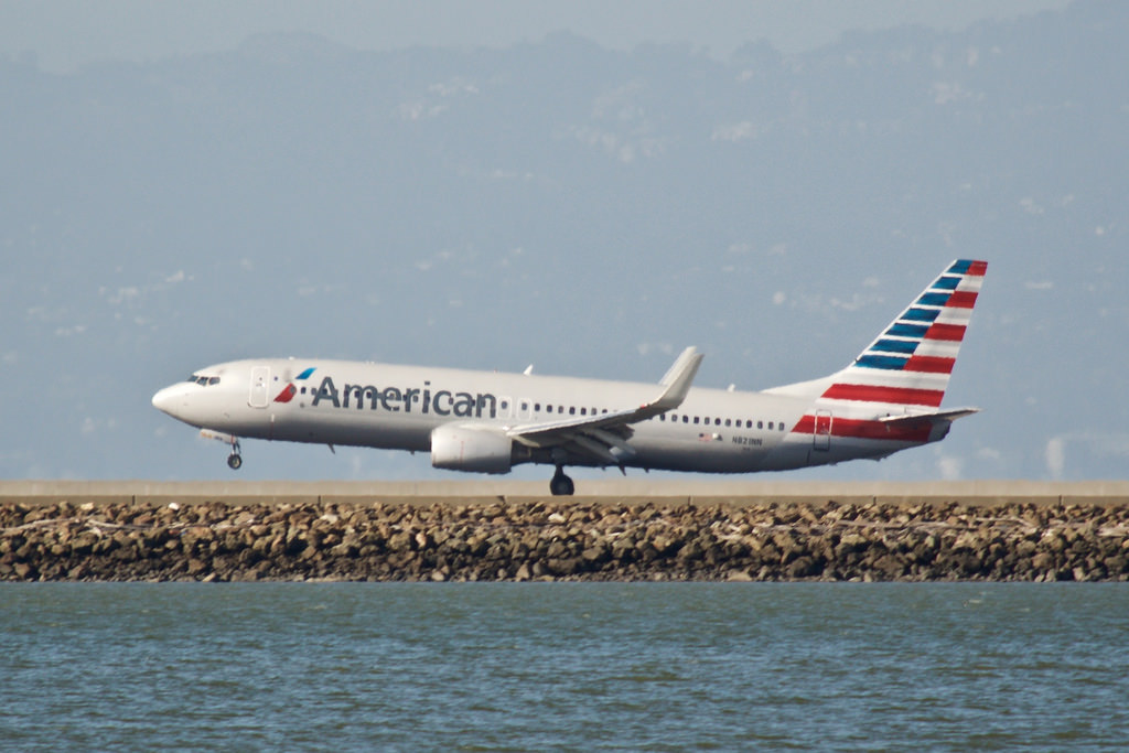 Photo of American Airlines N821NN, Boeing 737-800