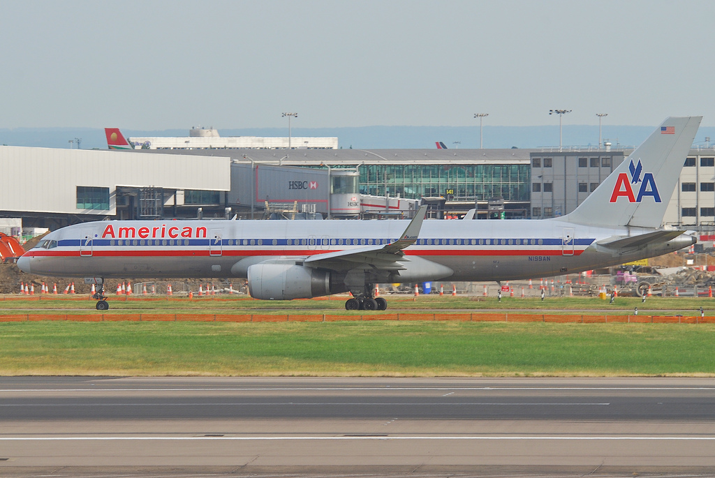 Photo of American Airlines N199AN, Boeing 757-200