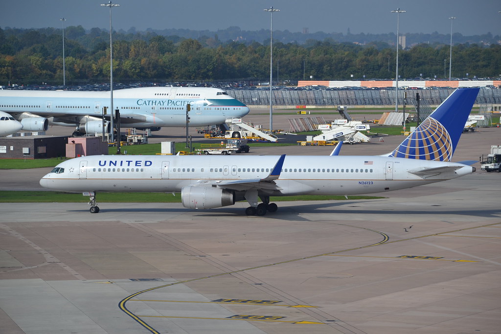 Photo of United N26123, Boeing 757-200