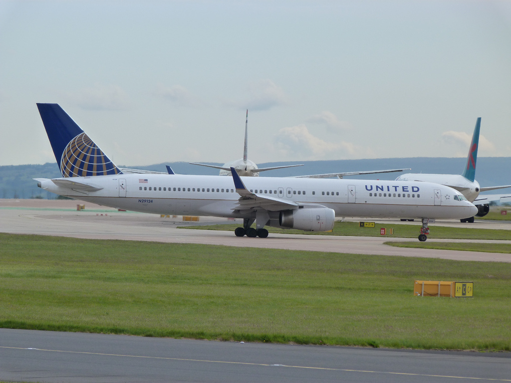Photo of United N29124, Boeing 757-200