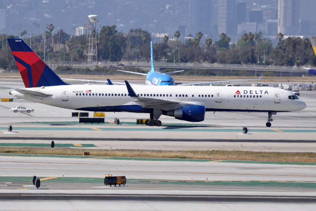 Photo of Delta Airlines N549US, Boeing 757-200