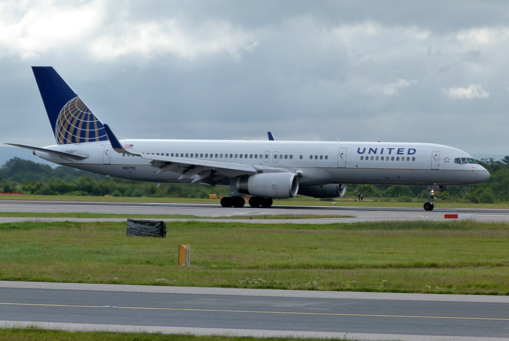 Photo of United N57111, Boeing 757-200