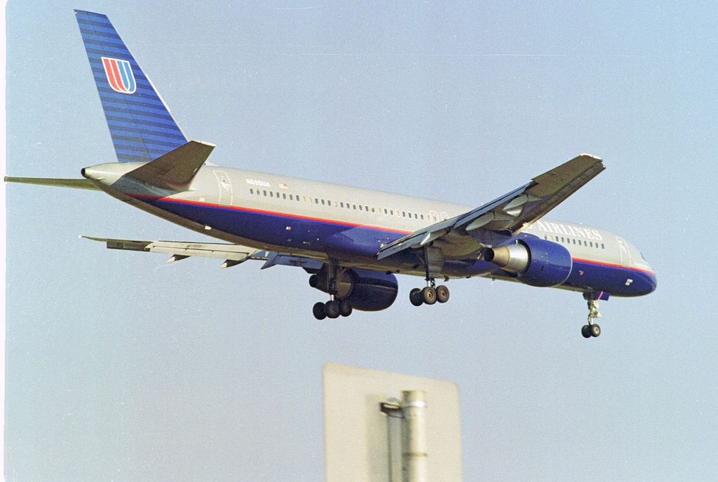 Photo of United N595UA, Boeing 757-200