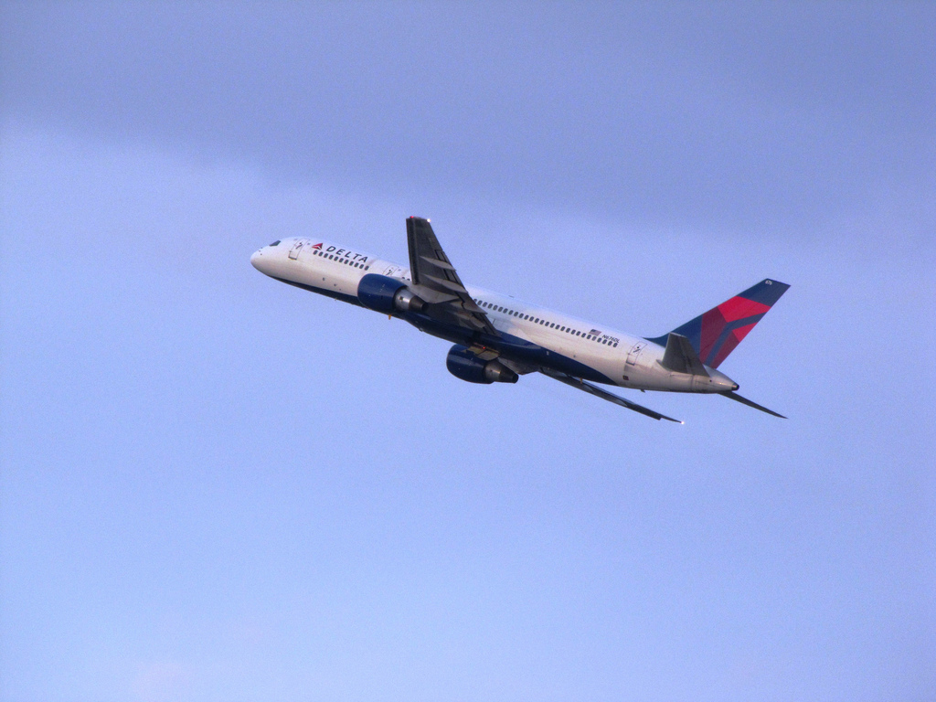 Photo of Delta Airlines N676DL, Boeing 757-200