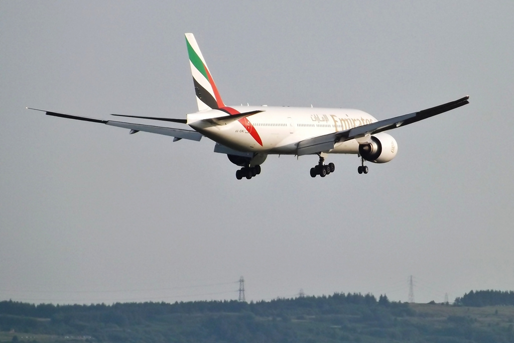 Photo of Emirates Airlines A6-EWC, Boeing 777-200