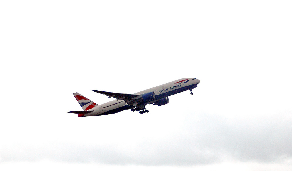 Photo of British Airways G-YMMB, Boeing 777-200