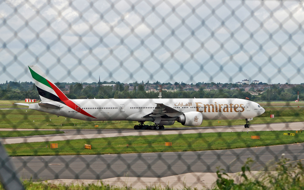 Photo of Emirates Airlines A6-EBP, Boeing 777-300