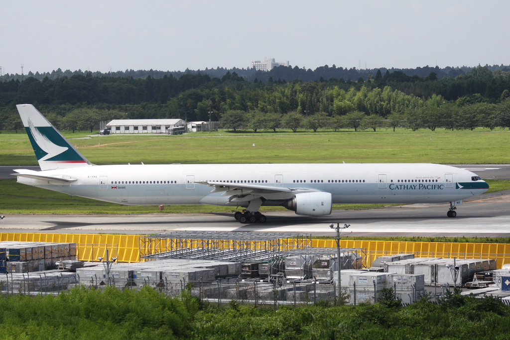Photo of Cathay Pacific B-HNE, Boeing 777-300