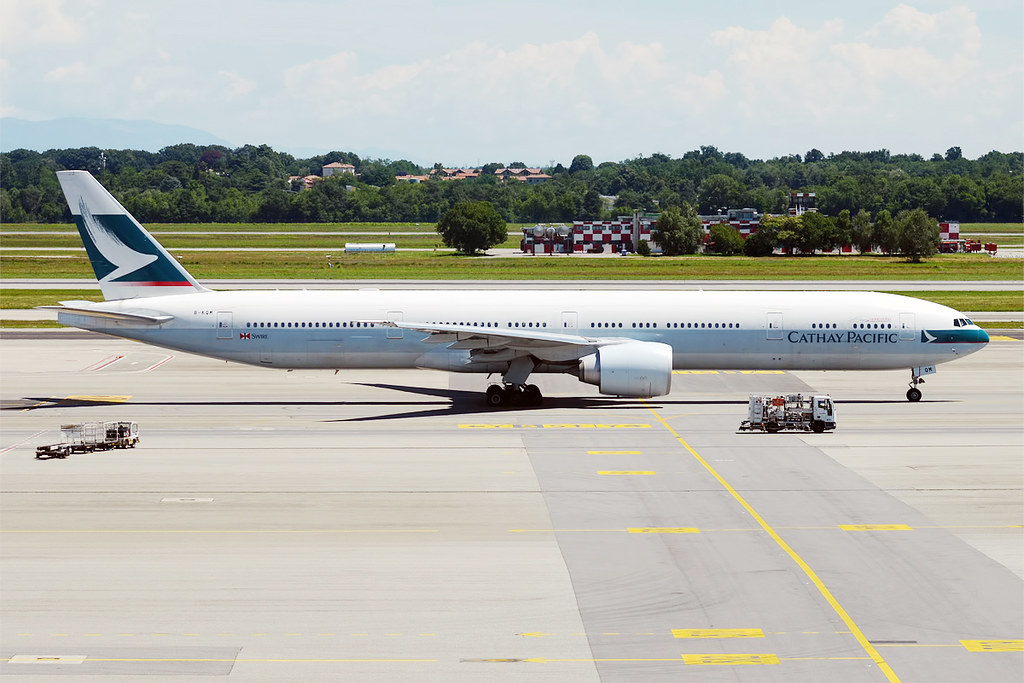 Photo of Cathay Pacific B-KQM, Boeing 777-300