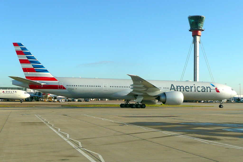 Photo of American Airlines N732AN, Boeing 777-300