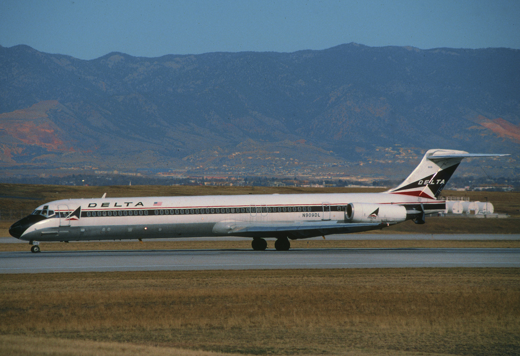 Photo of Delta Airlines N909DL, McDonnell Douglas MD-88