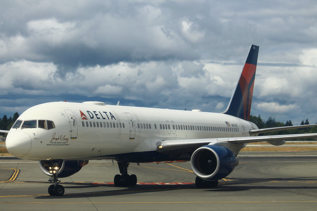 Photo of Delta Airlines N6716C, Boeing 757-200