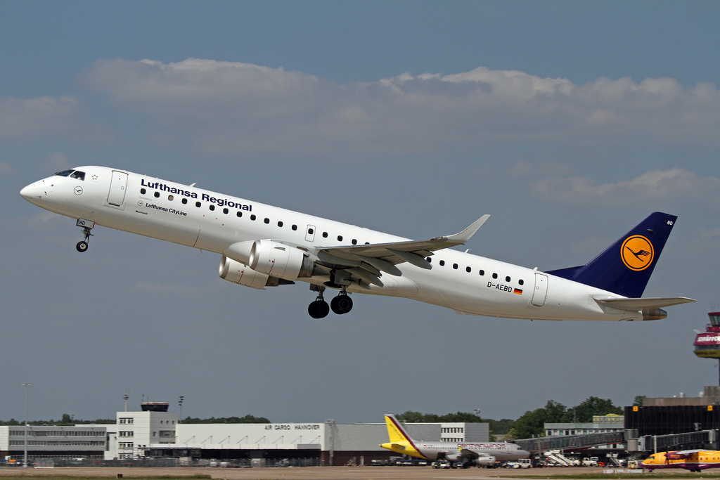 Photo of Lufthansa D-AEBD, Embraer ERJ-195