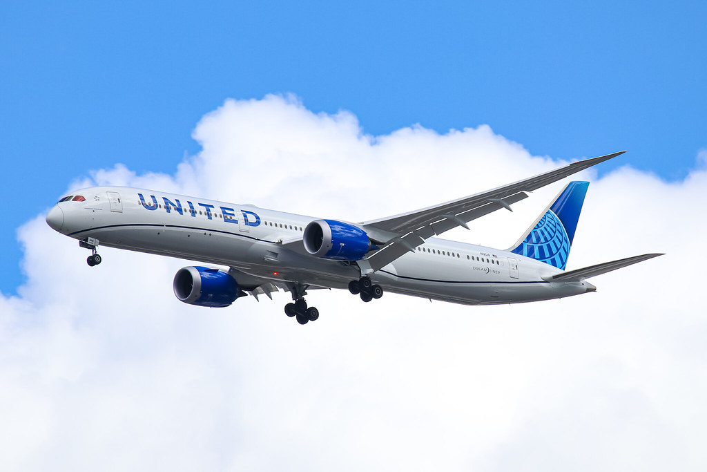Photo of United N12010, Boeing 787-10 Dreamliner
