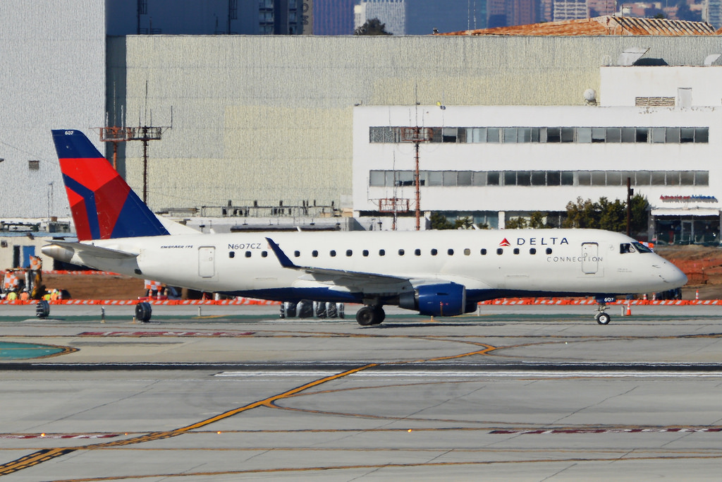 Photo of Compass Airlines N607CZ, Embraer ERJ-170