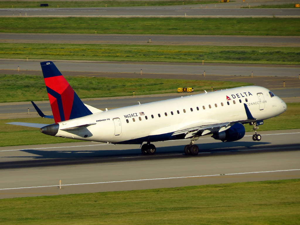 Photo of Compass Airlines N624CZ, Embraer ERJ-175