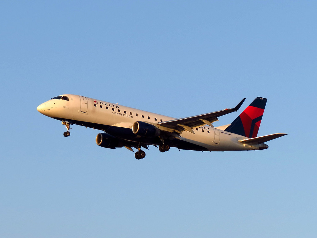 Photo of Compass Airlines N624CZ, Embraer ERJ-175