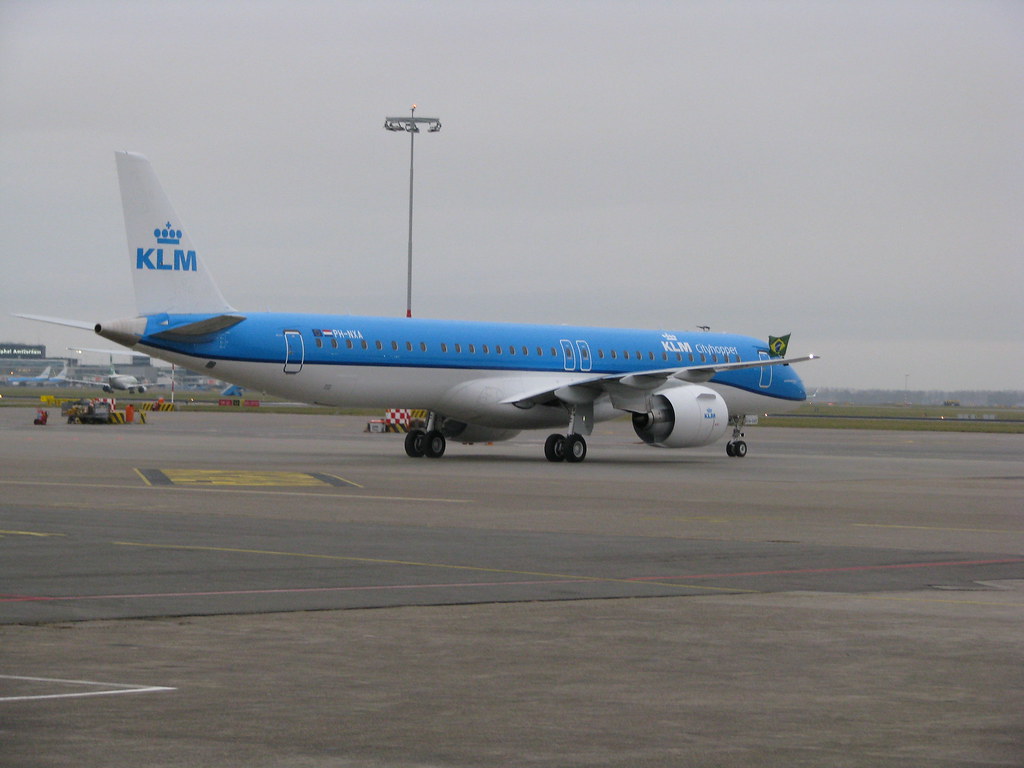 Photo of KLM Cityhopper PH-NXA, Embraer ERJ-195-E2