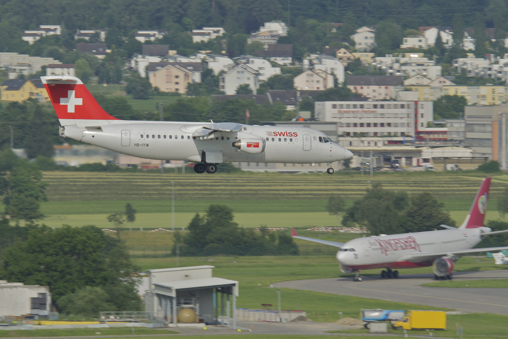 Photo of Swiss HB-IYW, AVRO RJ-100 Avroliner