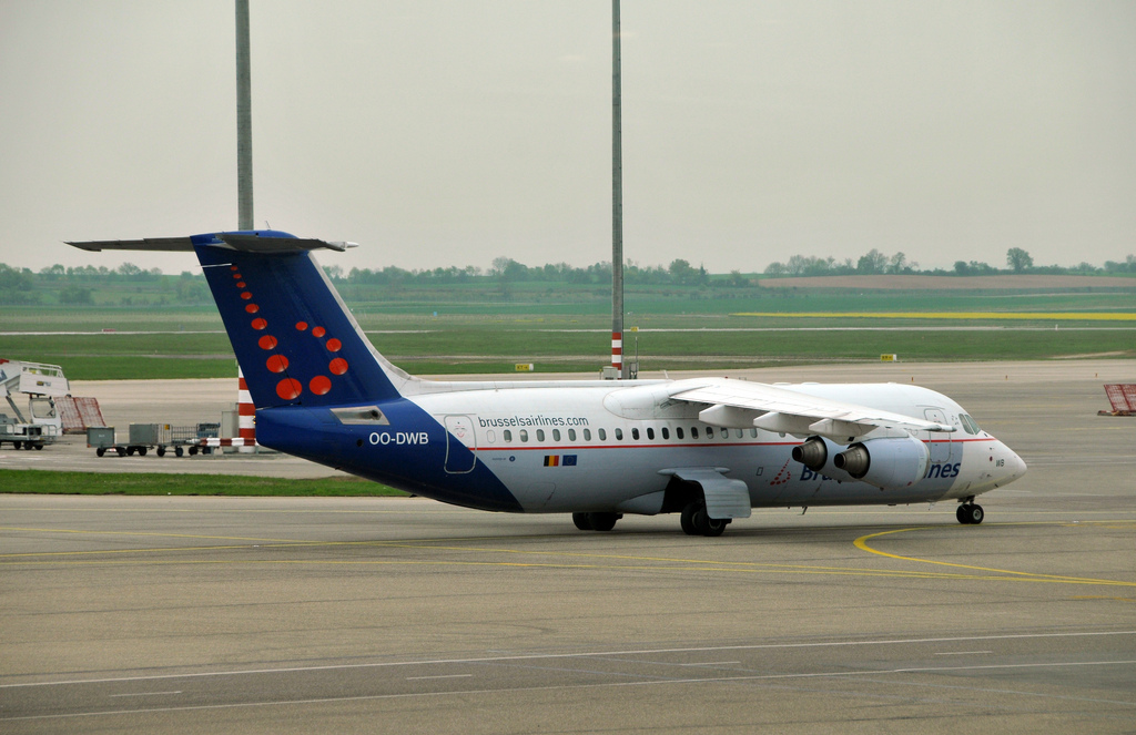 Photo of Brussels Airlines OO-DWB, AVRO RJ-100 Avroliner