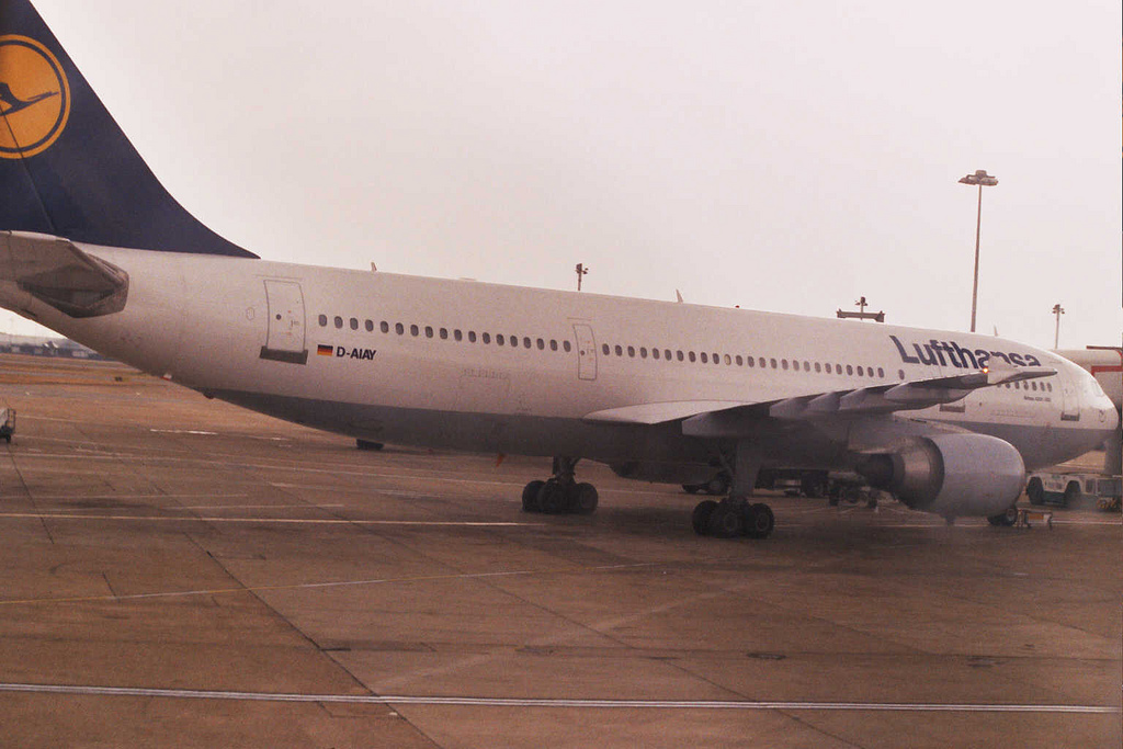 Photo of Mahan Air EP-MNK, Airbus A300