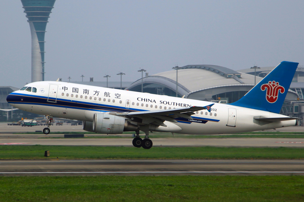 Photo of China Southern Airlines B-6202, Airbus A319