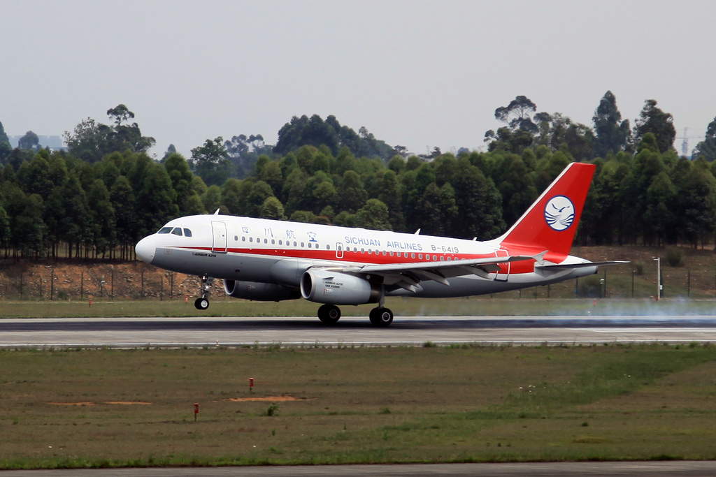 Photo of Sichuan Airlines B-6419, Airbus A319