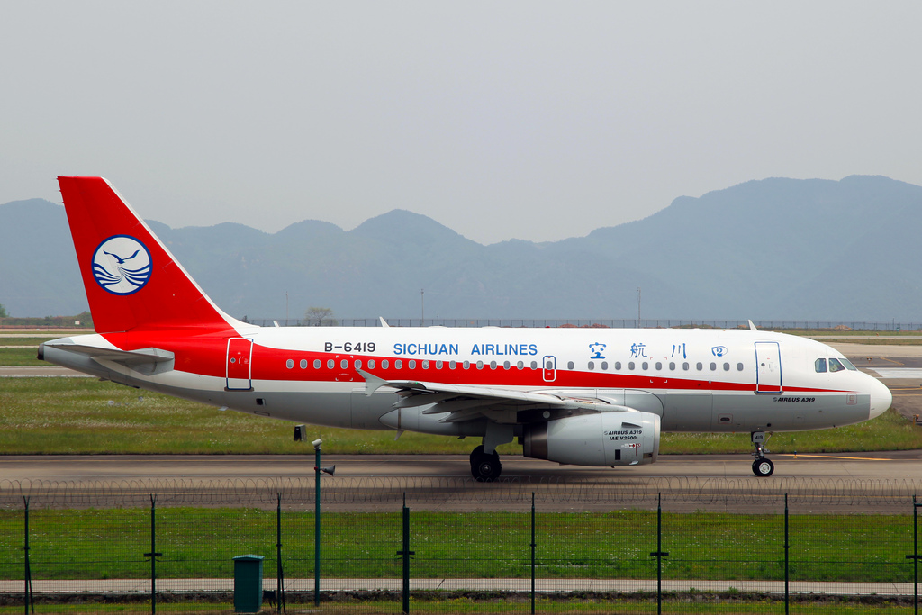 Photo of Sichuan Airlines B-6419, Airbus A319