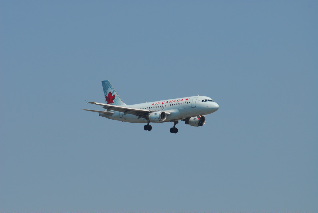 Photo of Air Canada Rouge C-FYIY, Airbus A319