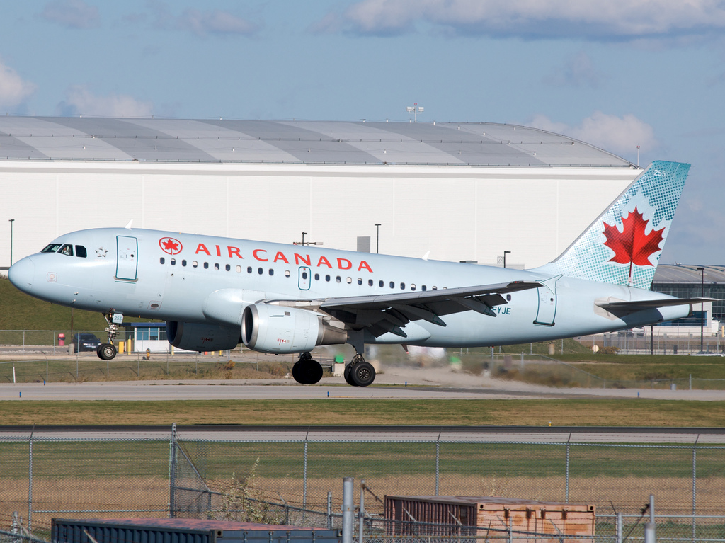 Photo of Air Canada C-FYJE, Airbus A319
