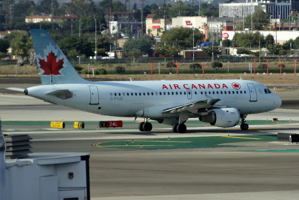 Photo of Air Canada Rouge C-FYJG, Airbus A319