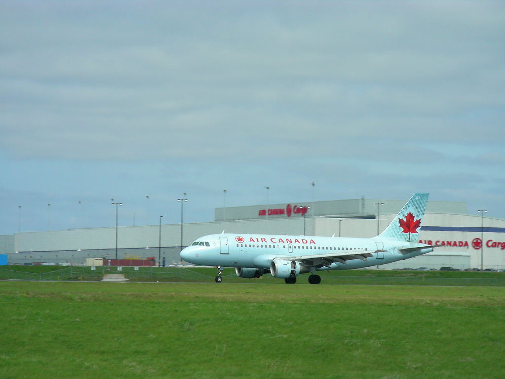 Photo of Air Canada C-FYJH, Airbus A319