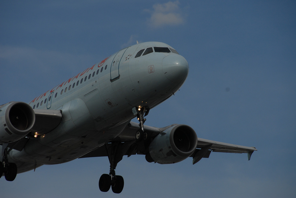 Photo of Air Canada C-FZUG, Airbus A319