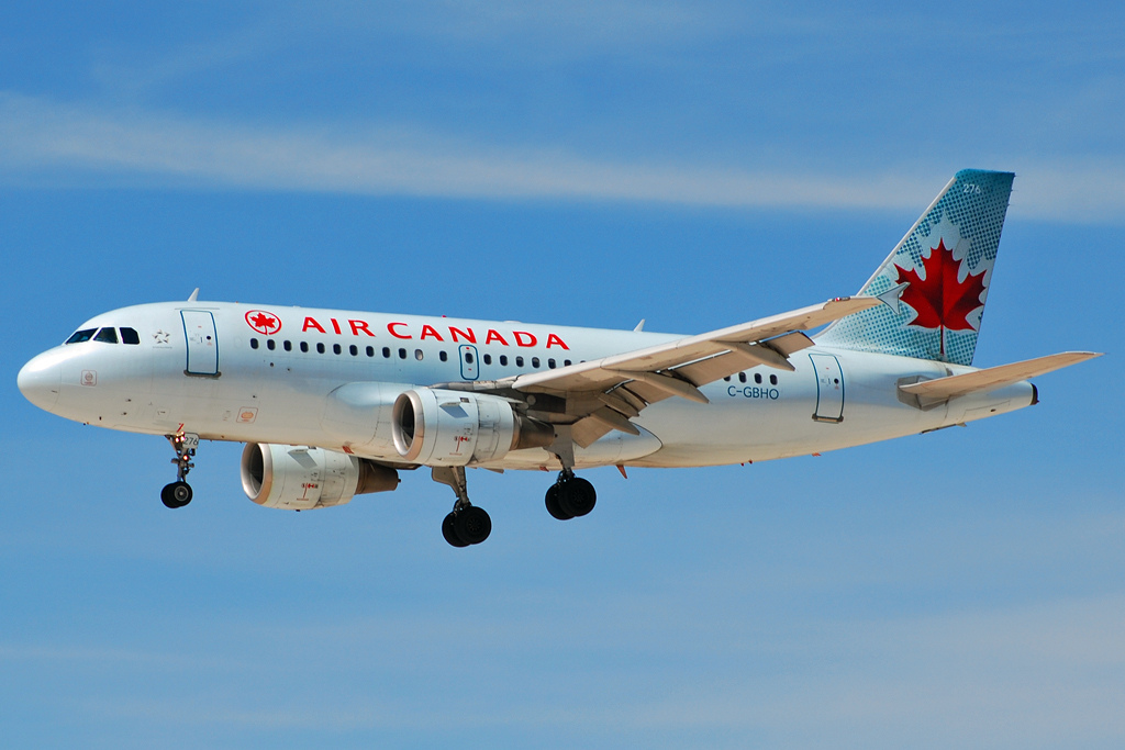 Photo of Air Canada Rouge C-GBHO, Airbus A319