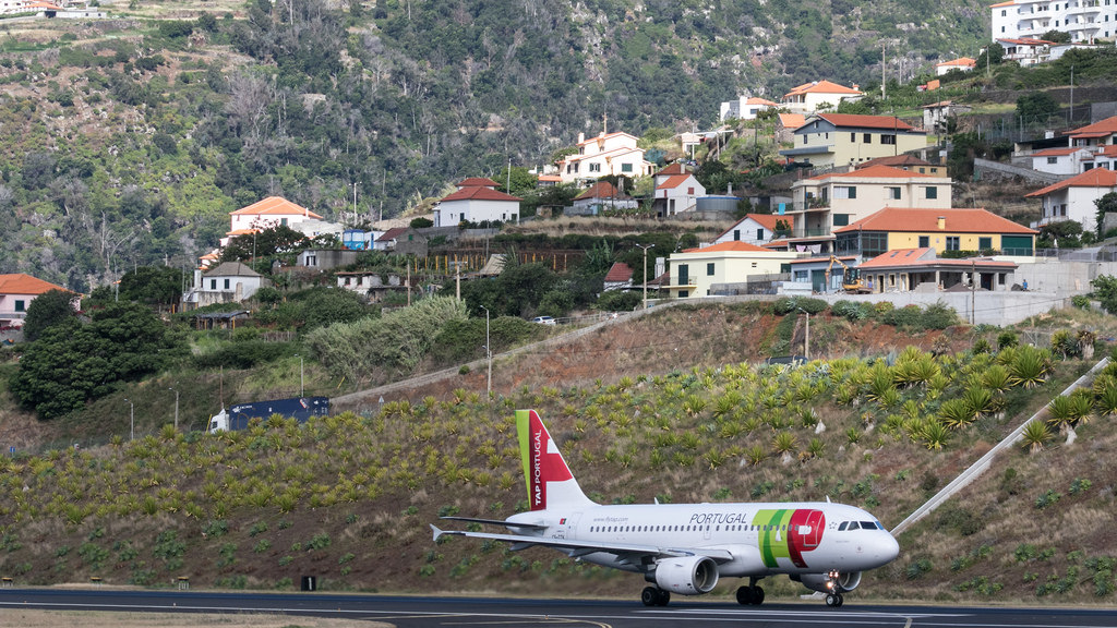 Photo of TAP Air Portugal CS-TTK, Airbus A319