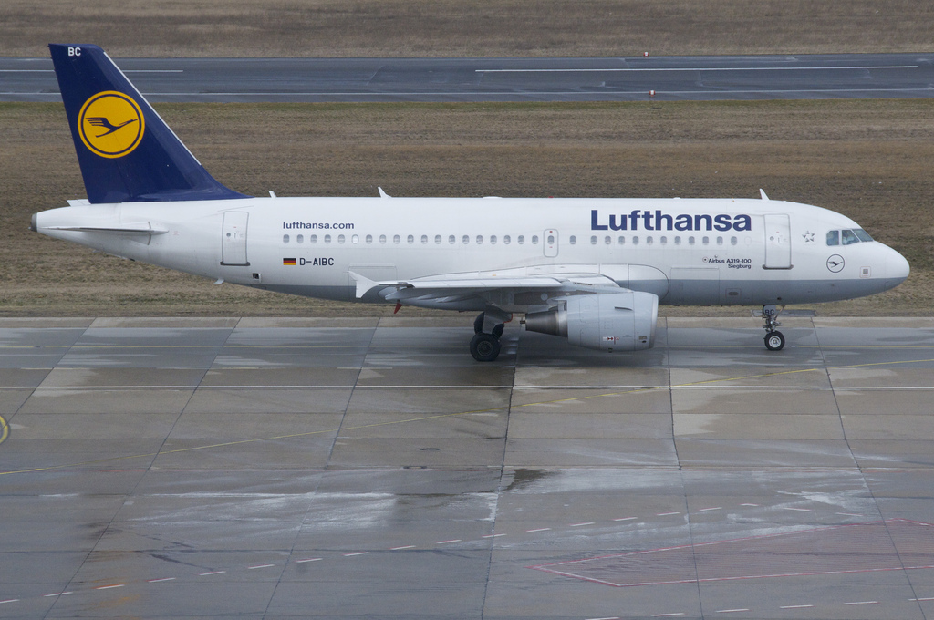 Photo of Lufthansa D-AIBC, Airbus A319