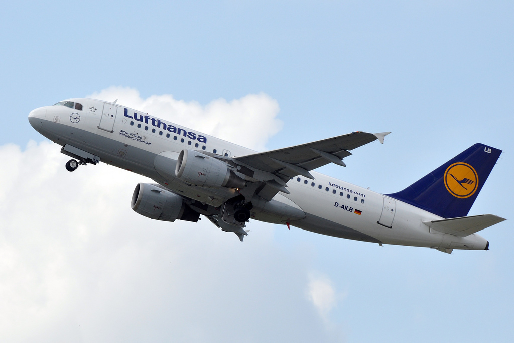 Photo of Lufthansa D-AILB, Airbus A319