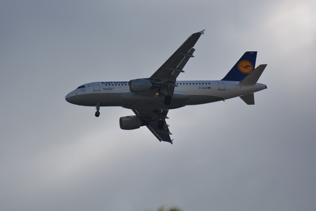 Photo of  D-AILM, Airbus A319