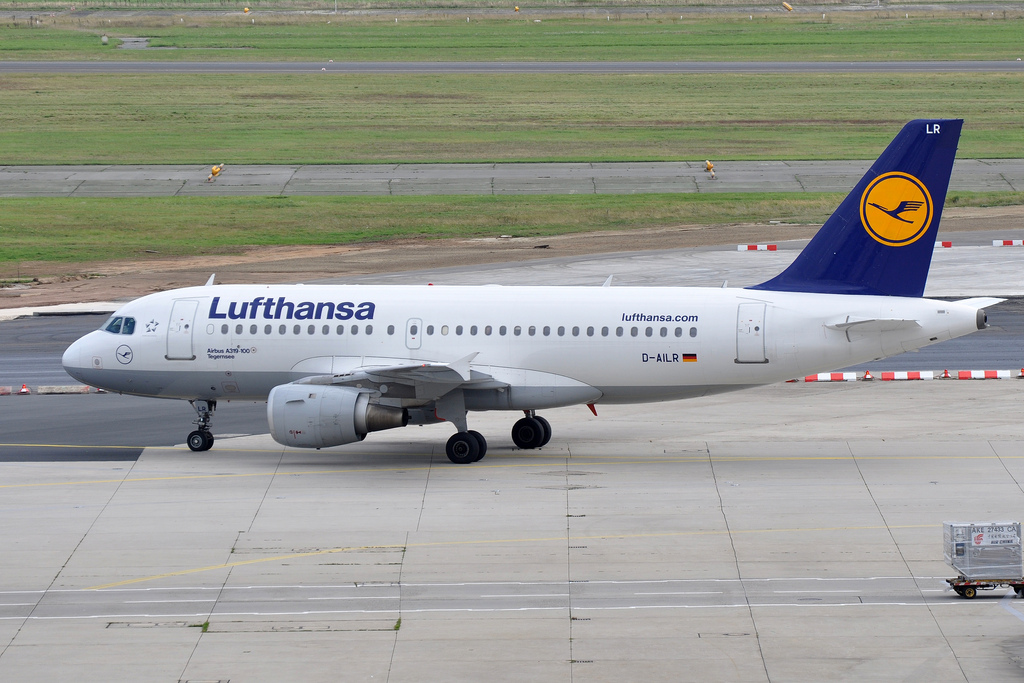 Photo of Lufthansa D-AILR, Airbus A319