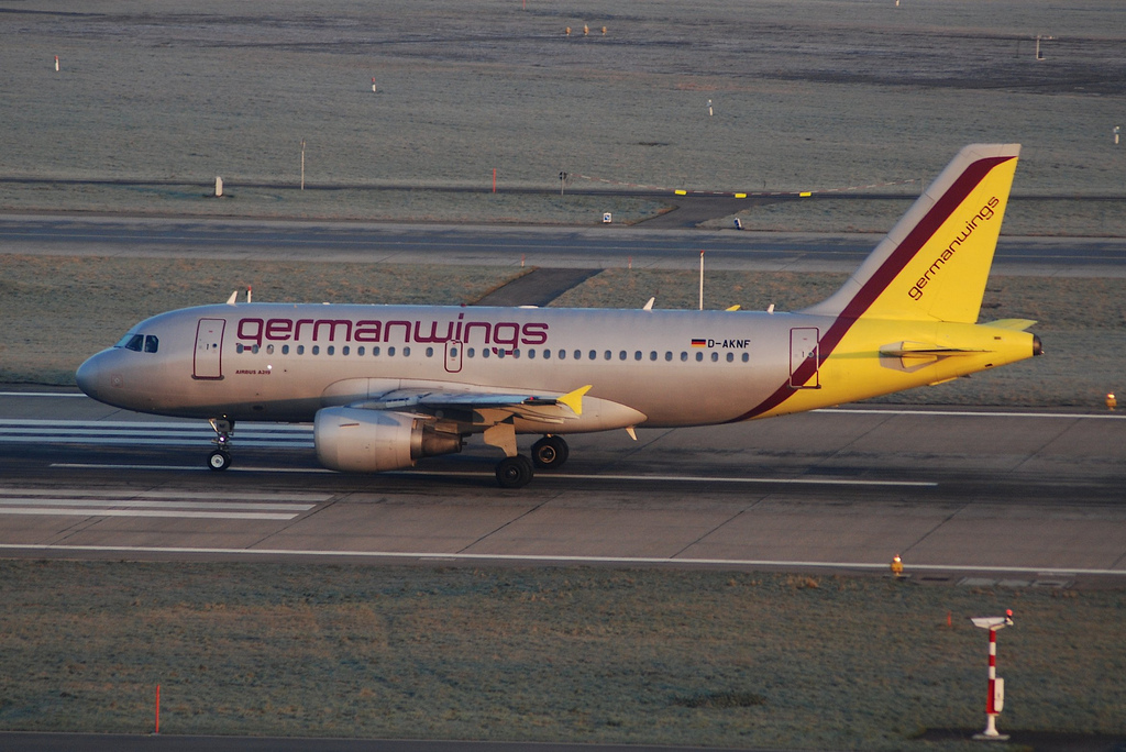 Photo of Eurowings D-AKNF, Airbus A319