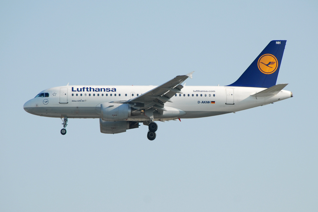 Photo of Germanwings D-AKNH, Airbus A319