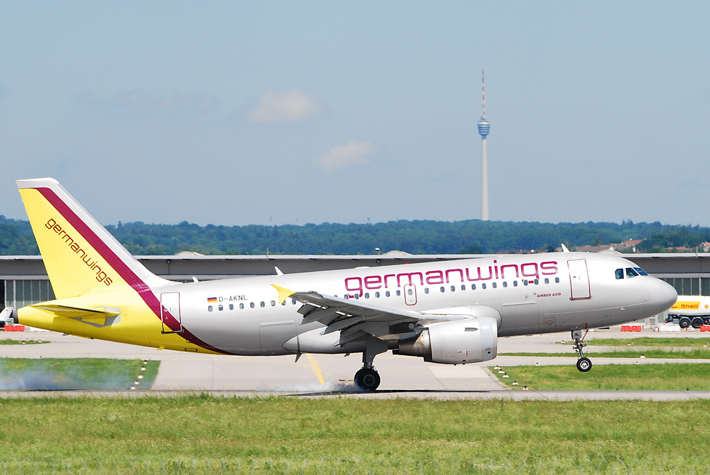 Photo of Eurowings D-AKNL, Airbus A319